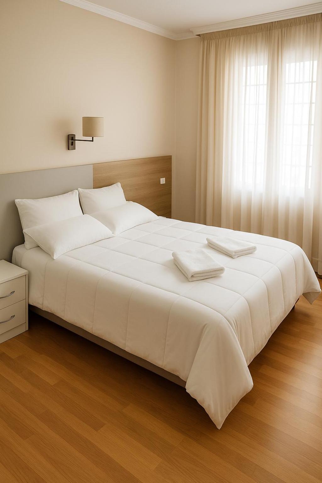 Hotel Elara Viveiro Esterno foto